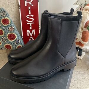 Banana Republic Women’s Chelsea Leather Lugg Sole Boots